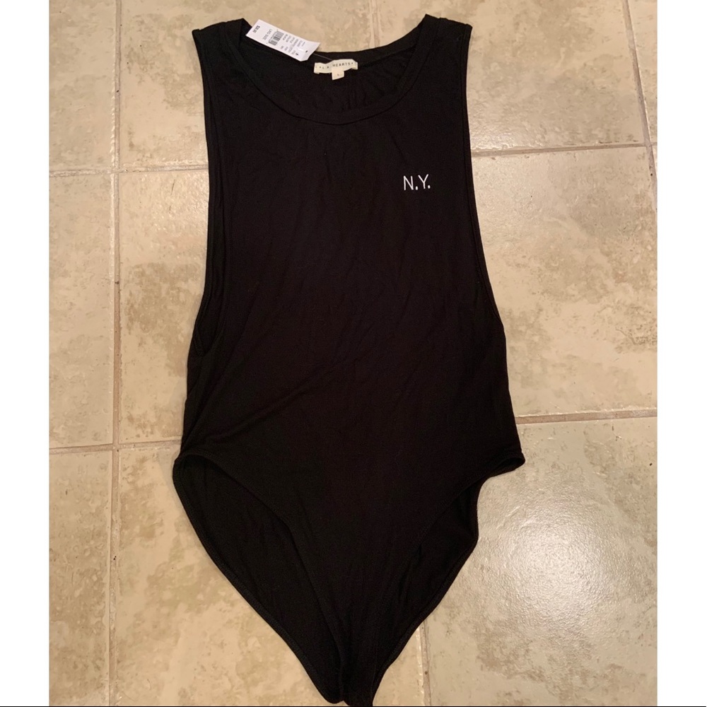 3/$15 Black N.Y. Open Side Onesie Size Large